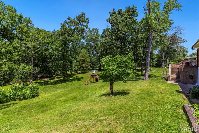 9333 Lincoln Drive, Sunset Hills, MO 63127