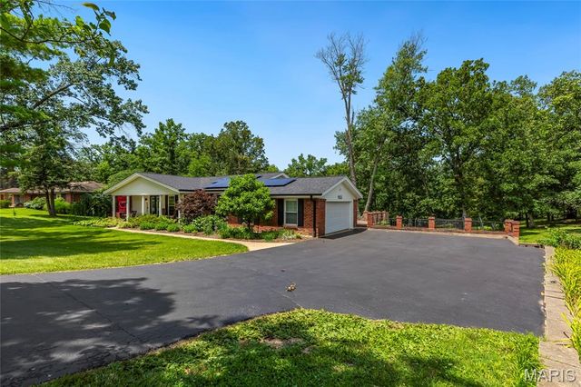 9333 Lincoln Drive, Sunset Hills, MO 63127