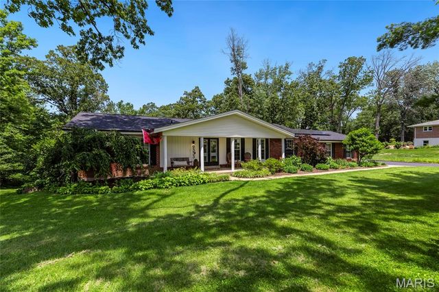 9333 Lincoln Drive, Sunset Hills, MO 63127
