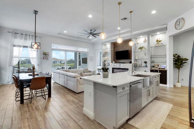 8852 SW Montova Way, Port St. Lucie, FL 34987