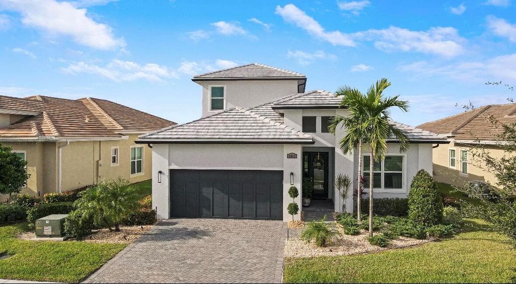 8852 SW Montova Way, Port St. Lucie, FL 34987