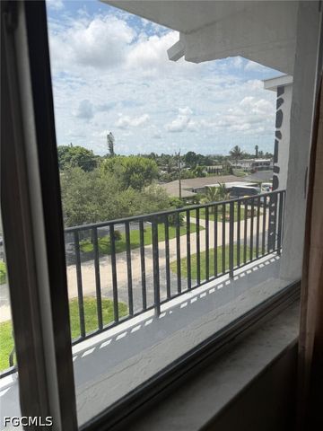 4906 Victoria DR 404, Cape Coral, FL 33904