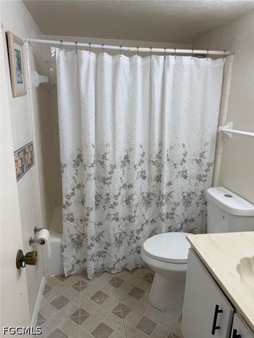 4906 Victoria DR 404, Cape Coral, FL 33904