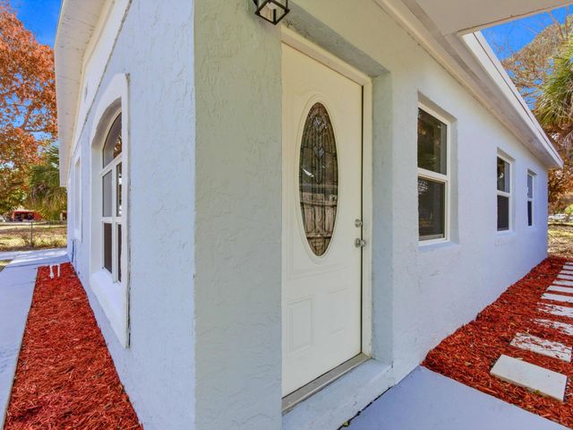 607 N 19th Street, Fort Pierce, FL 34950