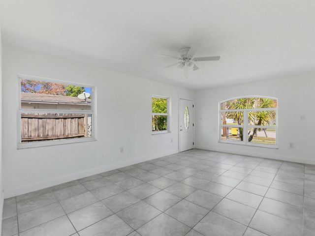 607 N 19th Street, Fort Pierce, FL 34950