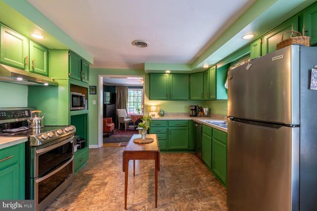 286 FALLING SPRING RD, Shepherdstown, WV 25443