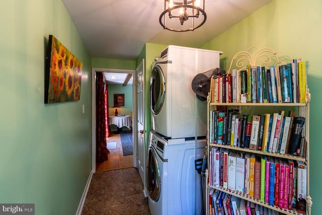 286 FALLING SPRING RD, Shepherdstown, WV 25443