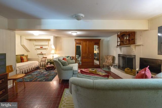 286 FALLING SPRING RD, Shepherdstown, WV 25443