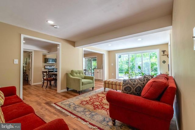286 FALLING SPRING RD, Shepherdstown, WV 25443