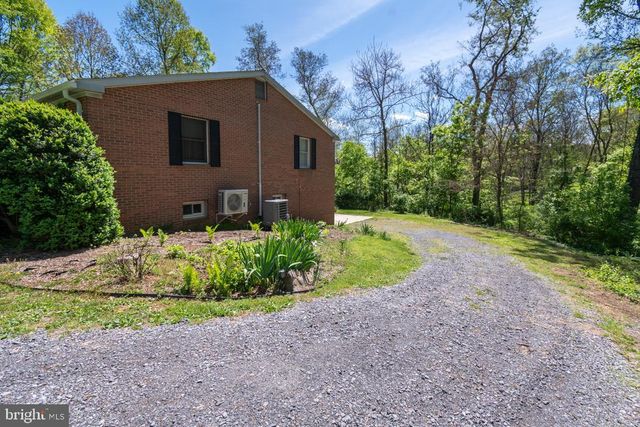 286 FALLING SPRING RD, Shepherdstown, WV 25443