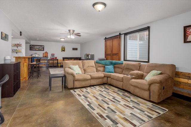 217 NW Abbie Drive, Ankeny, IA 50023