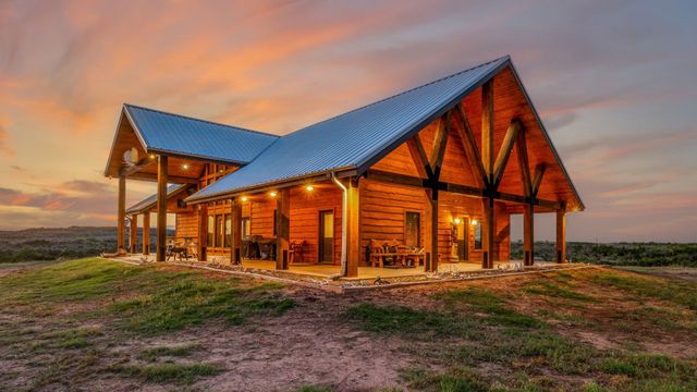 9464 SH-6, Quanah, TX 79225