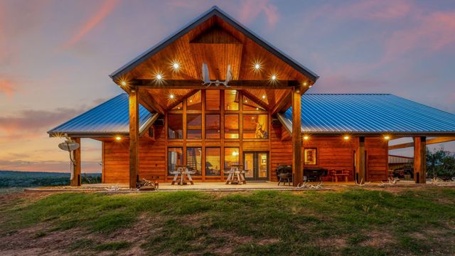 9464 SH-6, Quanah, TX 79225