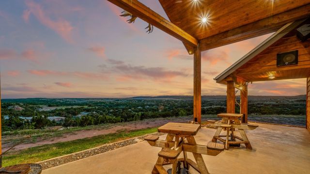 9464 SH-6, Quanah, TX 79225