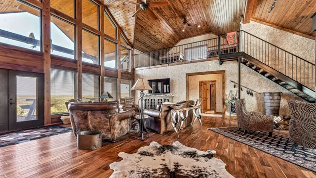 9464 SH-6, Quanah, TX 79225