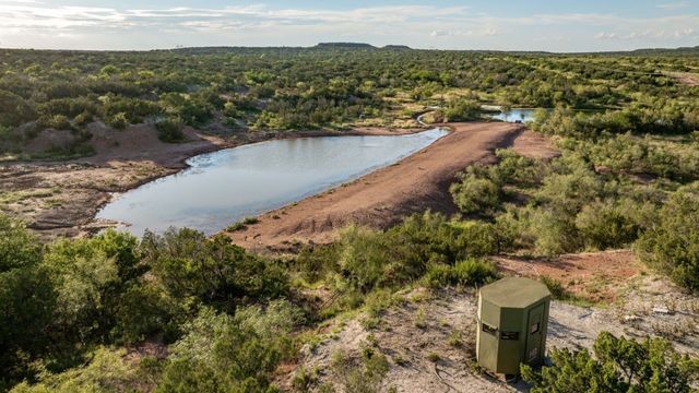 9464 SH-6, Quanah, TX 79225