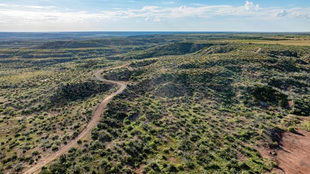 9464 SH-6, Quanah, TX 79225