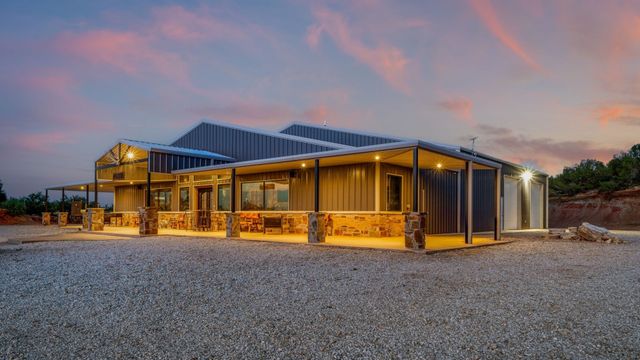 9464 SH-6, Quanah, TX 79225