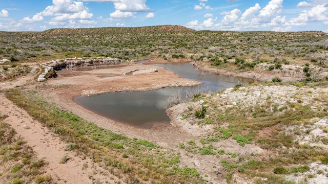 9464 SH-6, Quanah, TX 79225