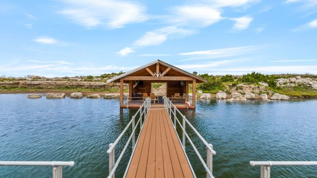 9464 SH-6, Quanah, TX 79225