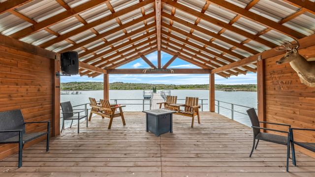 9464 SH-6, Quanah, TX 79225