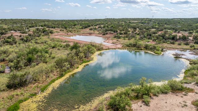 9464 SH-6, Quanah, TX 79225