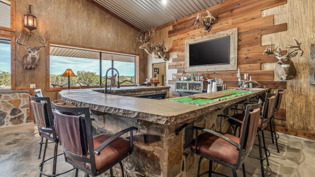 9464 SH-6, Quanah, TX 79225