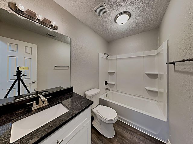 2955 County Road 855b, Alvin, TX 77511