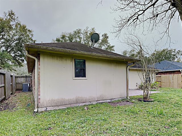 2955 County Road 855b, Alvin, TX 77511