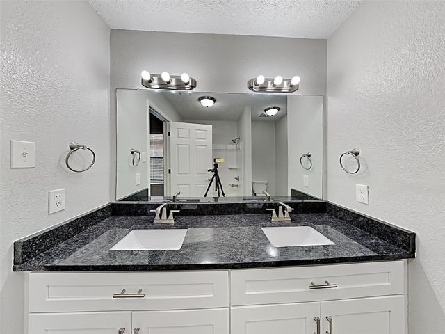 2955 County Road 855b, Alvin, TX 77511