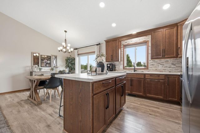 1632 Jefferson Street S, Cambridge, MN 55008