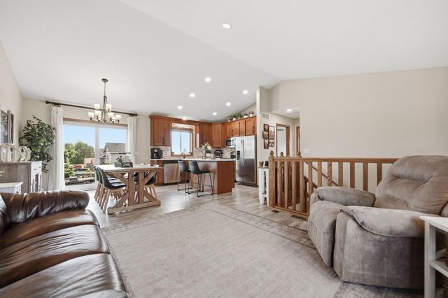 1632 Jefferson Street S, Cambridge, MN 55008