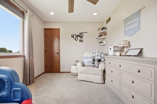 1632 Jefferson Street S, Cambridge, MN 55008