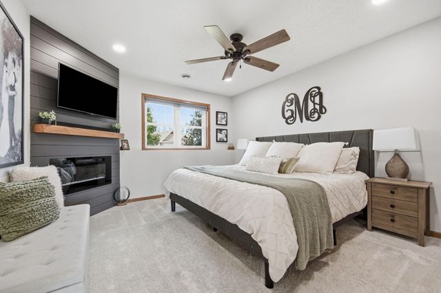 1632 Jefferson Street S, Cambridge, MN 55008