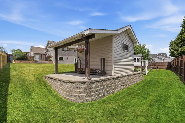 1632 Jefferson Street S, Cambridge, MN 55008