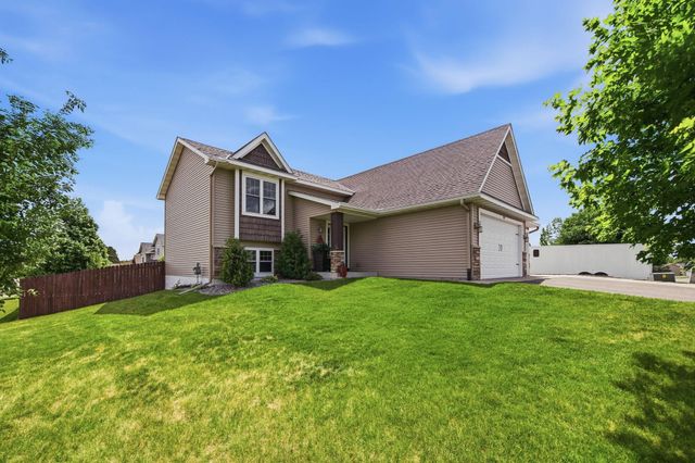 1632 Jefferson Street S, Cambridge, MN 55008