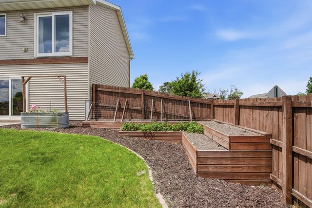 1632 Jefferson Street S, Cambridge, MN 55008