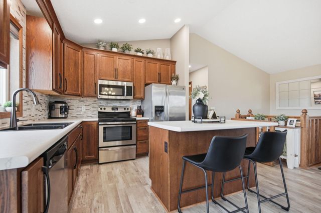 1632 Jefferson Street S, Cambridge, MN 55008