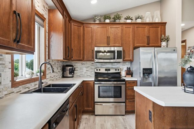 1632 Jefferson Street S, Cambridge, MN 55008