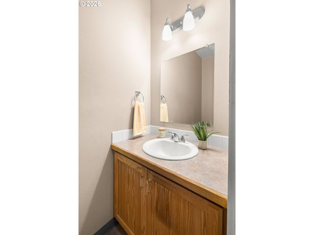 695 Se 197TH Ave, Portland, OR 97233