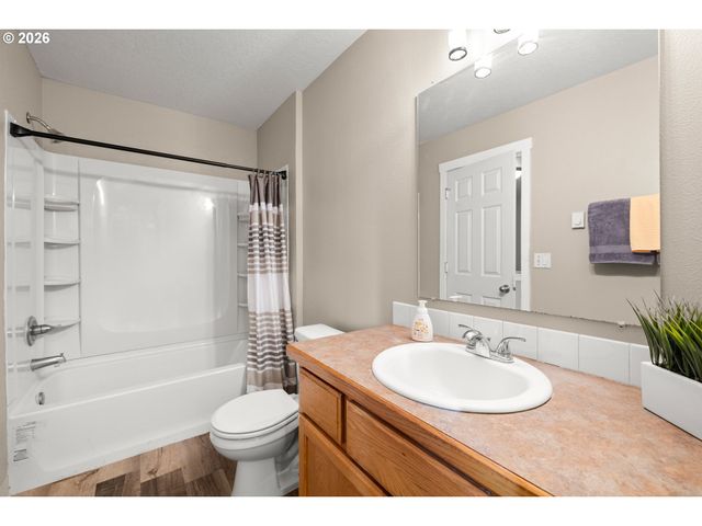 695 Se 197TH Ave, Portland, OR 97233