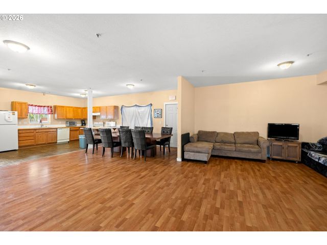 695 Se 197TH Ave, Portland, OR 97233