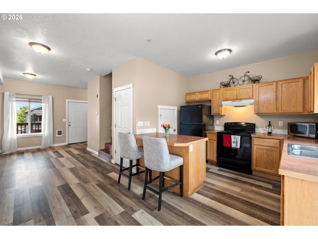 695 Se 197TH Ave, Portland, OR 97233