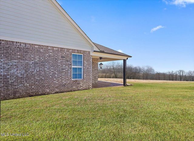 802 W Quitman Court, Nesbit, MS 38651