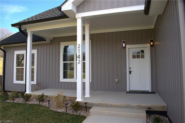 2142 Elizabeth Drive, Mount Airy, NC 27030