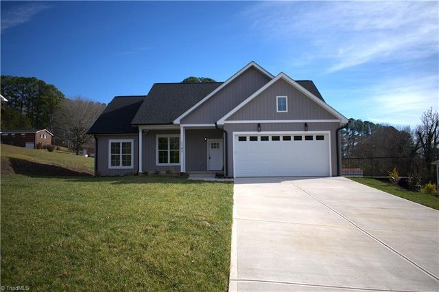 2142 Elizabeth Drive, Mount Airy, NC 27030