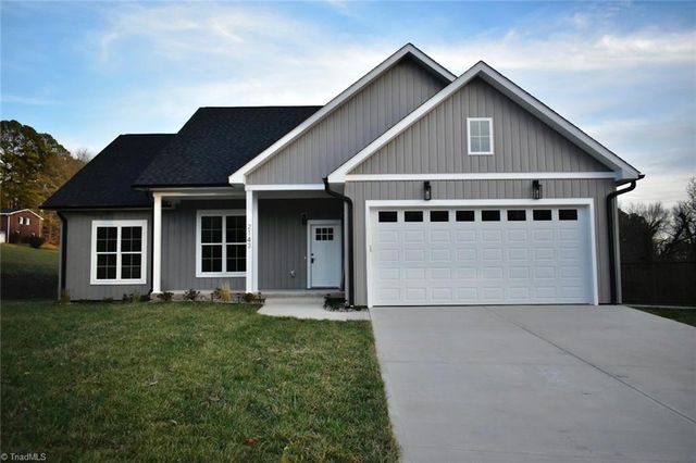 2142 Elizabeth Drive, Mount Airy, NC 27030