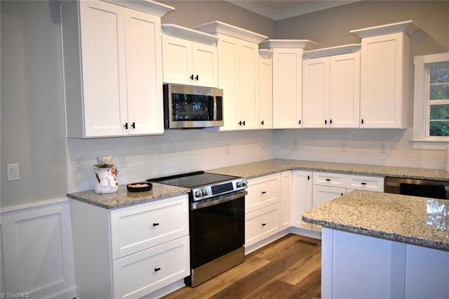 2142 Elizabeth Drive, Mount Airy, NC 27030