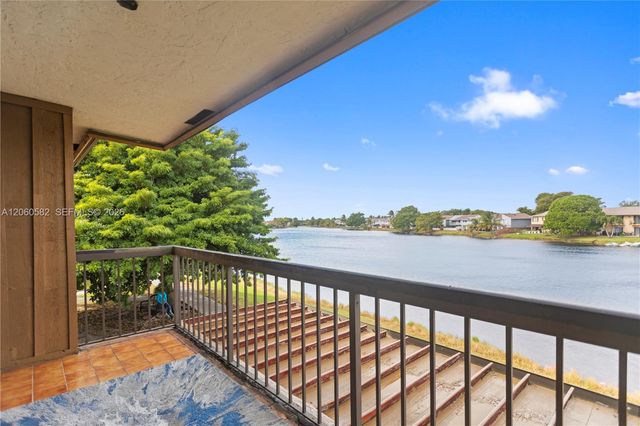 6745 NW 169th Street 15F, Hialeah, FL 33015