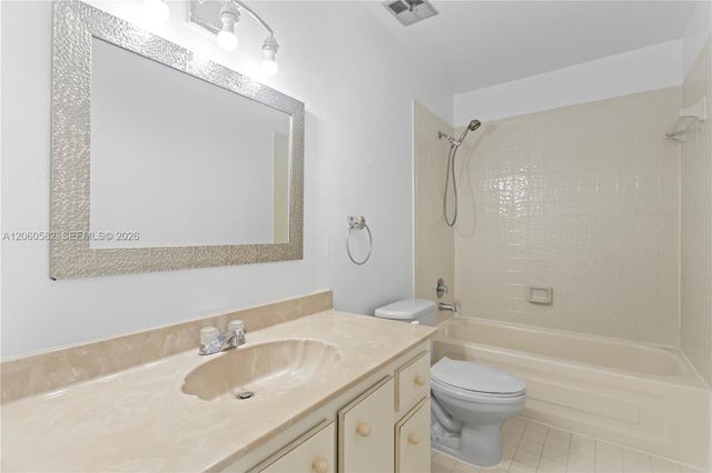 6745 NW 169th Street 15F, Hialeah, FL 33015